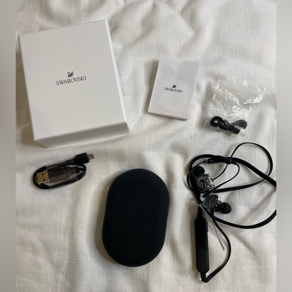 Swarovski crystal earbuds - Picture 2 of 8